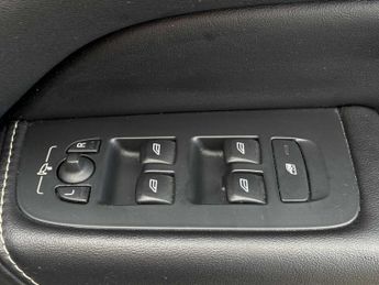 VOLVO XC60 2.0 D4 R Design 5Dr Awd Geartronic