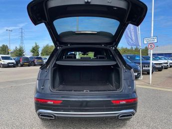 AUDI Q5 2.0 Tdi 40 S Line Suv 5Dr Diesel S Tronic Quattro Euro 6 (S/S) (