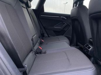 AUDI Q3 2.0 Tdi 40 S Line Suv 5Dr Diesel S Tronic Quattro Euro 6 (S/S) (