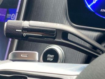 MERCEDES-BENZ EQE Eqe 300 180Kw Amg Line Premium 89Kwh 4Dr Auto