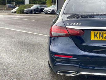 MERCEDES-BENZ E CLASS E220D 200 Amg Line Premium 4Dr 9G-Tronic