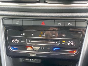 VOLKSWAGEN T-ROC 2.0 Tdi Style Suv 5Dr Diesel Dsg Euro 6 (S/S) (150 Ps)