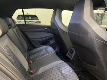 VOLKSWAGEN GOLF 2.0 Tdi R-Line Hatchback 5Dr Diesel Dsg Euro 6 (S/S) (150 Ps)