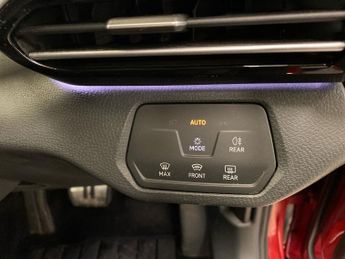 VOLKSWAGEN ID.4 Pure 52Kwh Life Suv 5Dr Electric Auto (148 Ps)