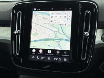 VOLVO XC40 2.0 B3P Plus Dark 5Dr Auto