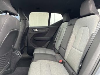 VOLVO XC40 2.0 B3P Plus Dark 5Dr Auto