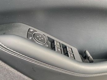 FORD MUSTANG MACH-E 198Kw Standard Range 70Kwh Rwd 5Dr Auto