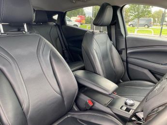 FORD MUSTANG MACH-E 198Kw Standard Range 70Kwh Rwd 5Dr Auto