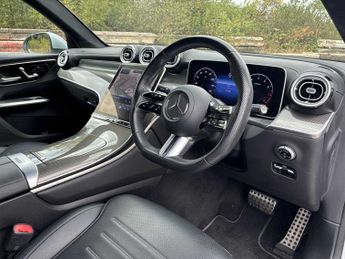 MERCEDES-BENZ GLC Glc 300 4Matic Amg Line 5Dr 9G-Tronic