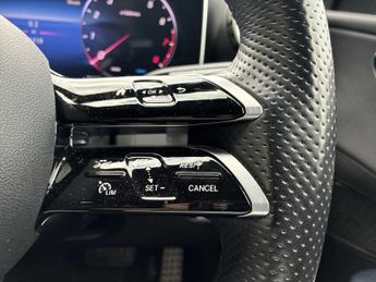 MERCEDES-BENZ GLC Glc 300 4Matic Amg Line 5Dr 9G-Tronic
