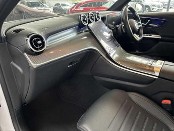 MERCEDES-BENZ GLC Glc 220D 4Matic Amg Line Premium 5Dr 9G-Tronic
