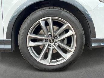 AUDI Q3 35 Tfsi Black Edition 5Dr S Tronic [C+S Pack]