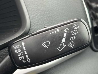 SKODA KAROQ 1.5 Tsi Se Drive 5Dr Dsg