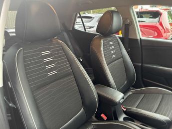 KIA STONIC 1.0T Gdi 99 Gt-Line 5Dr Dct