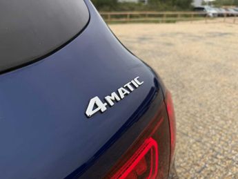 MERCEDES-BENZ GLC Glc 300 4Matic Amg Line Premium 5Dr 9G-Tronic