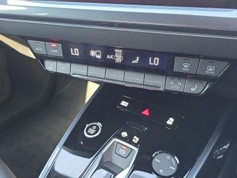 AUDI Q4 210Kw 45 82Kwh Black Edition 5Dr Auto [Tech Pack]