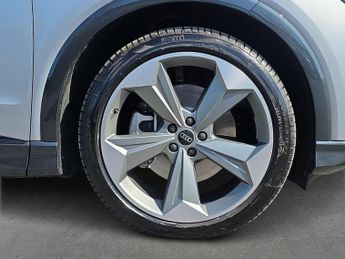 AUDI Q4 210Kw 45 82Kwh Black Edition 5Dr Auto [Tech Pack]