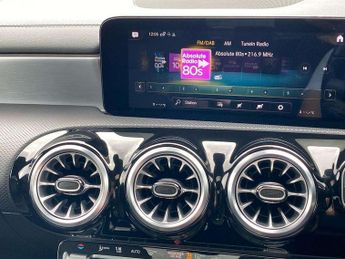 MERCEDES-BENZ CLA Cla 180 Amg Line Premium Plus 4Dr Tip Auto