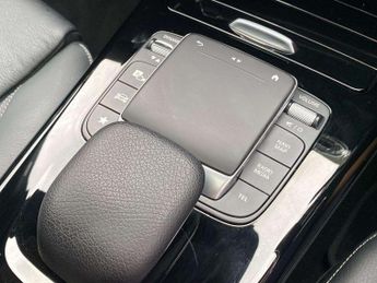 MERCEDES-BENZ CLA Cla 180 Amg Line Premium Plus 4Dr Tip Auto