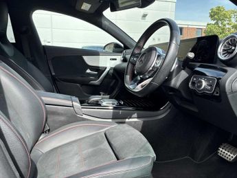 MERCEDES-BENZ CLA Cla 200 Amg Line Executive 4Dr Tip Auto