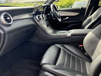 MERCEDES-BENZ GLC COUPE Glc 220D 4Matic Amg Line Premium 5Dr 9G-Tronic