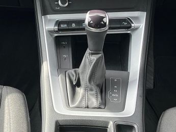 AUDI Q3 1.5 Tfsi Cod 35 Technik Suv 5Dr Petrol S Tronic Euro 6 (S/S) (15