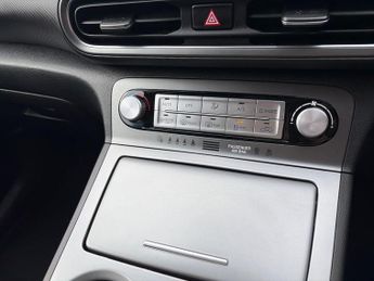 HYUNDAI KONA 64Kwh Premium Suv 5Dr Electric Auto (10.5Kw Charger) (204 Ps)