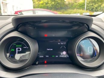 TOYOTA YARIS 1.5 Vvt-H Design Hatchback 5Dr Petrol Hybrid E-Cvt Euro 6 (S/S) 