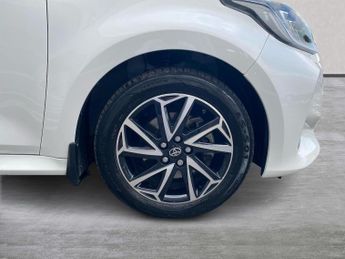 TOYOTA YARIS 1.5 Vvt-H Design Hatchback 5Dr Petrol Hybrid E-Cvt Euro 6 (S/S) 