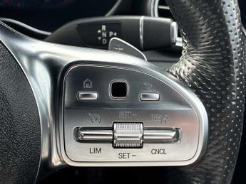 MERCEDES-BENZ GLC Glc 300D 4Matic Amg Line Premium 5Dr 9G-Tronic