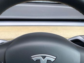 TESLA MODEL Y (Dual Motor) Long Range Suv 5Dr Electric Auto 4Wde (384 Bhp)