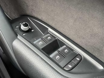 AUDI Q5 40 Tdi Quattro S Line 5Dr S Tronic