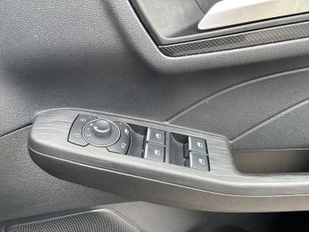 FORD KUGA 2.5 Fhev St-Line Edition 5Dr Cvt