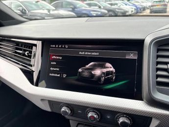 AUDI A1 1.0 Tfsi 30 S Line Sportback 5Dr Petrol S Tronic Euro 6 (S/S) (1
