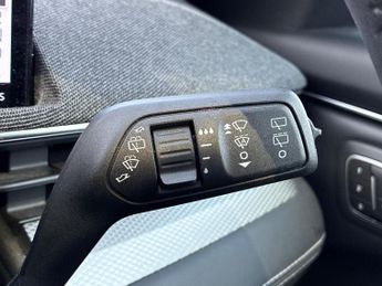 FORD MUSTANG MACH-E Standard Range 70Kwh Suv 5Dr Electric Automatic (269 Ps)