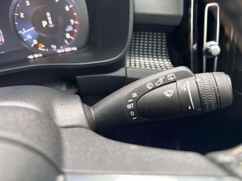 VOLVO XC40 1.5 T3 [163] R Design 5Dr Geartronic