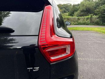 VOLVO XC40 1.5 T3 [163] R Design 5Dr Geartronic