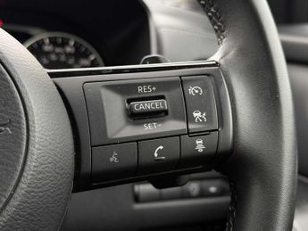NISSAN QASHQAI 1.3 Dig-T Mh 158 Acenta Premium 5Dr Xtronic