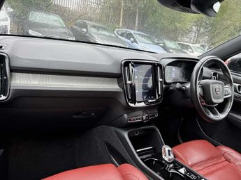 VOLVO XC40 2.0 B4P Inscription Pro 5Dr Auto