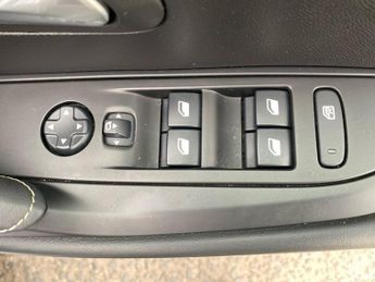 PEUGEOT 208 50Kwh Gt Premium Hatchback 5Dr Electric Auto (136 Ps)