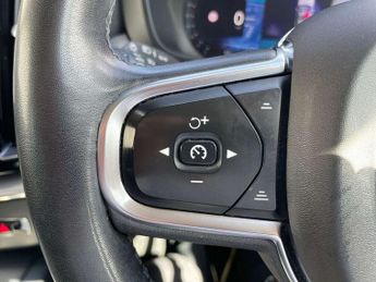 VOLVO XC60 2.0 B5P Core 5Dr Awd Geartronic