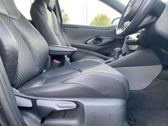 TOYOTA YARIS 1.5 Hybrid Dynamic 5Dr Cvt