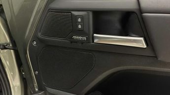 LAND ROVER DEFENDER 3.0 D250 X-Dynamic Hse 90 3Dr Auto