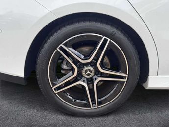 MERCEDES-BENZ CLA Cla 200 Amg Line Executive 4Dr Tip Auto
