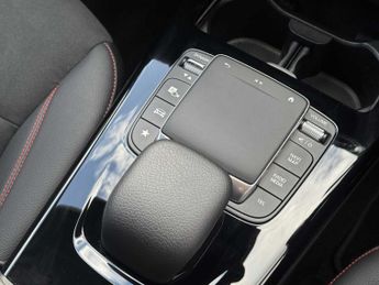 MERCEDES-BENZ CLA Cla 200 Amg Line Executive 4Dr Tip Auto
