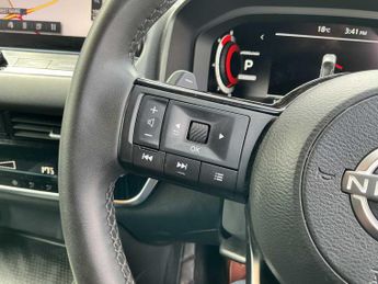 NISSAN QASHQAI 1.3 Dig-T Mh 158 N-Connecta 5Dr Xtronic