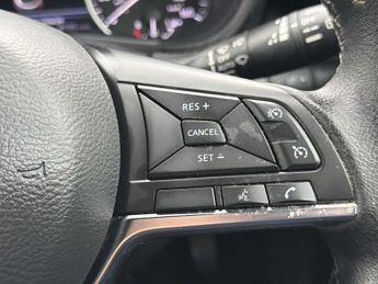 NISSAN JUKE 1.6 Hybrid N-Connecta 5Dr Auto
