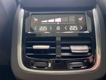VOLVO XC60 2.0 B5P Ultimate Dark 5Dr Awd Geartronic