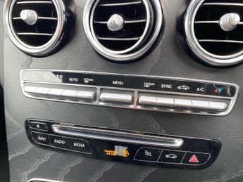 MERCEDES-BENZ GLC 2.1 Glc220D Amg Line (Premium) Suv 5Dr Diesel G-Tronic+ 4Matic E