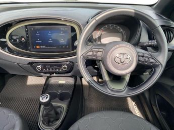 TOYOTA AYGO X 1.0 Vvt-I Exclusive 5Dr Auto [Canvas]
